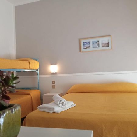 Hotel Haiti Milano Marittima Kültér fotó