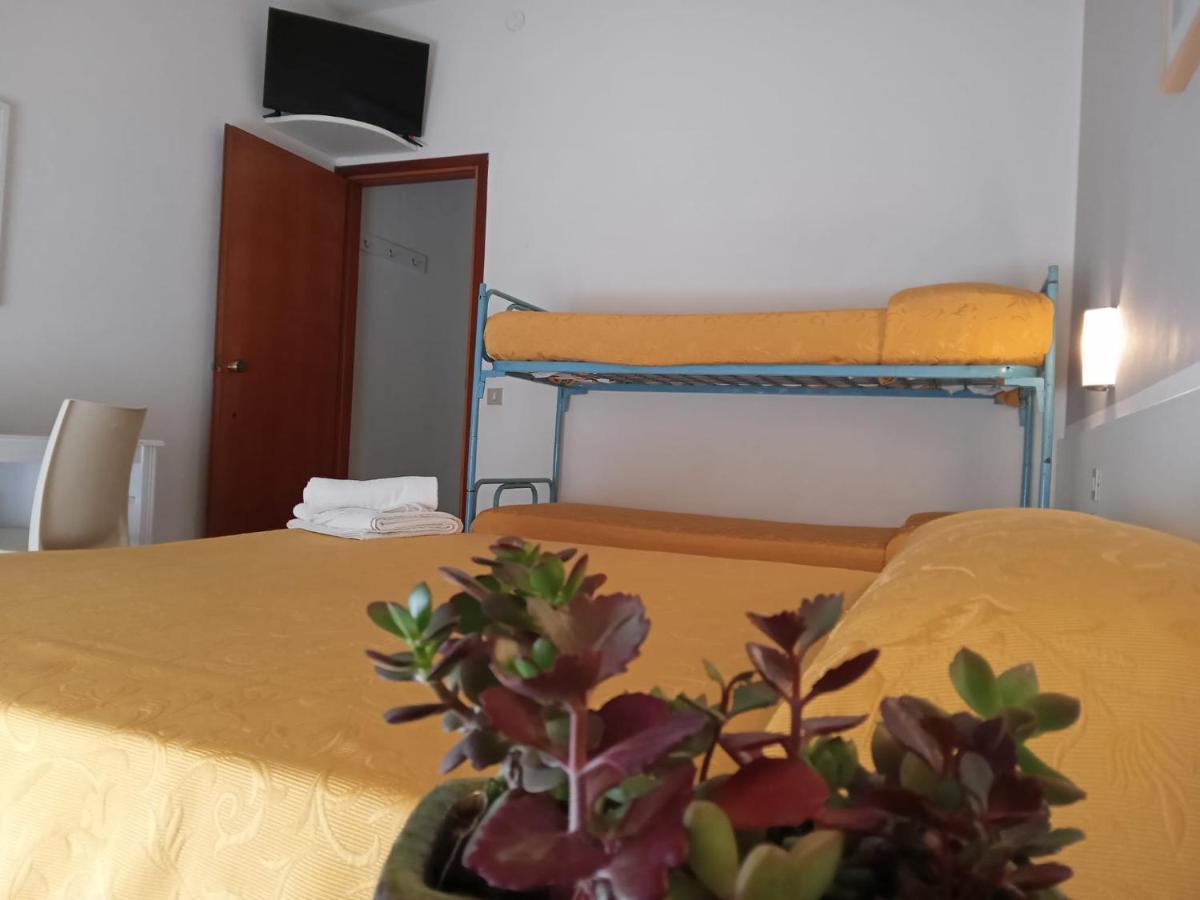 Hotel Haiti Milano Marittima Kültér fotó